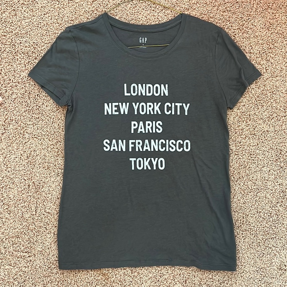 Graphic tee